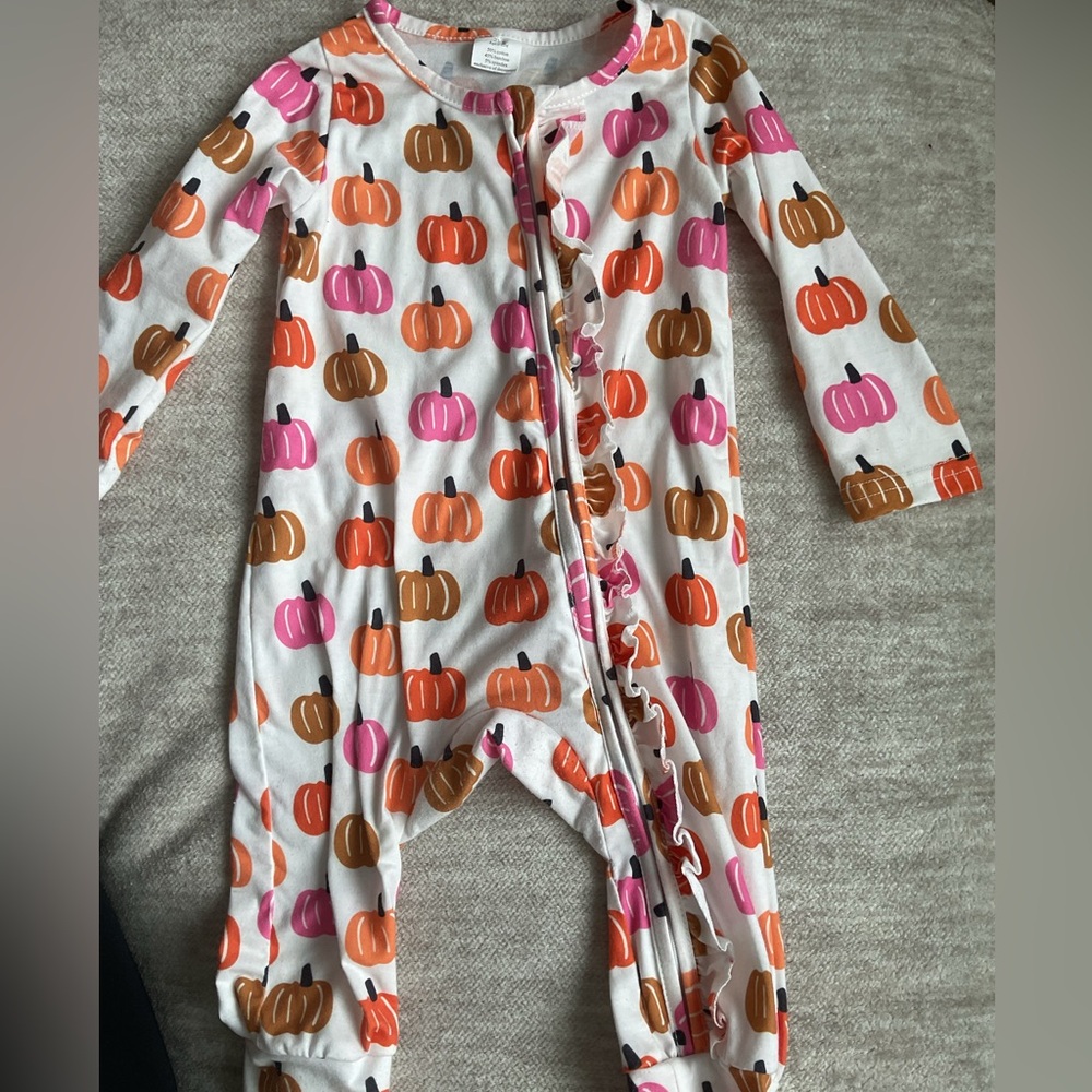 10/$50 sale) Bamboo/cotton Festive Pumpkin Kids Footie
